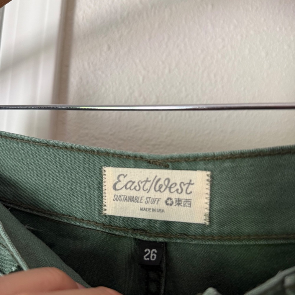 EAST WEST SHOP Los Angeles green straight leg cotton cropped raw fray pants - Picture 6 of 6